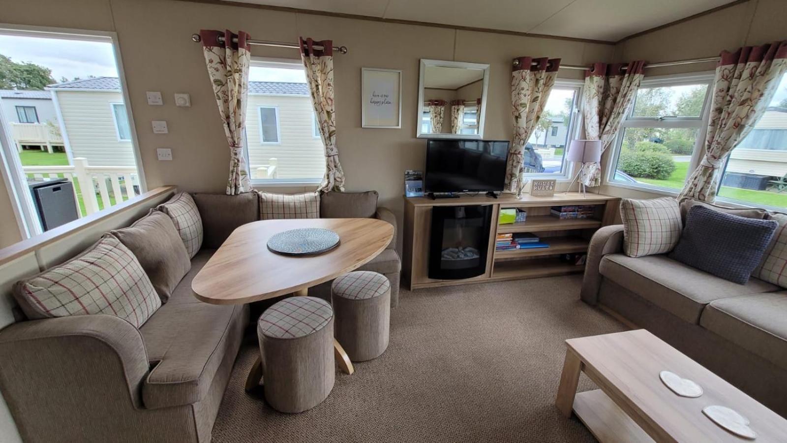 Tattershall Lakes Kingfisher Caravan 8 Berth With Hot Tub & Wifi Exteriér fotografie