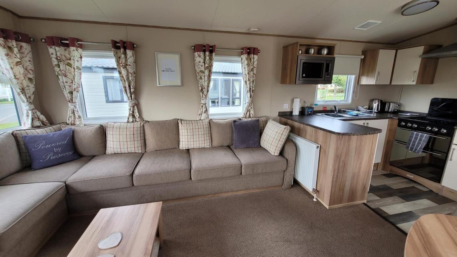 Tattershall Lakes Kingfisher Caravan 8 Berth With Hot Tub & Wifi Exteriér fotografie