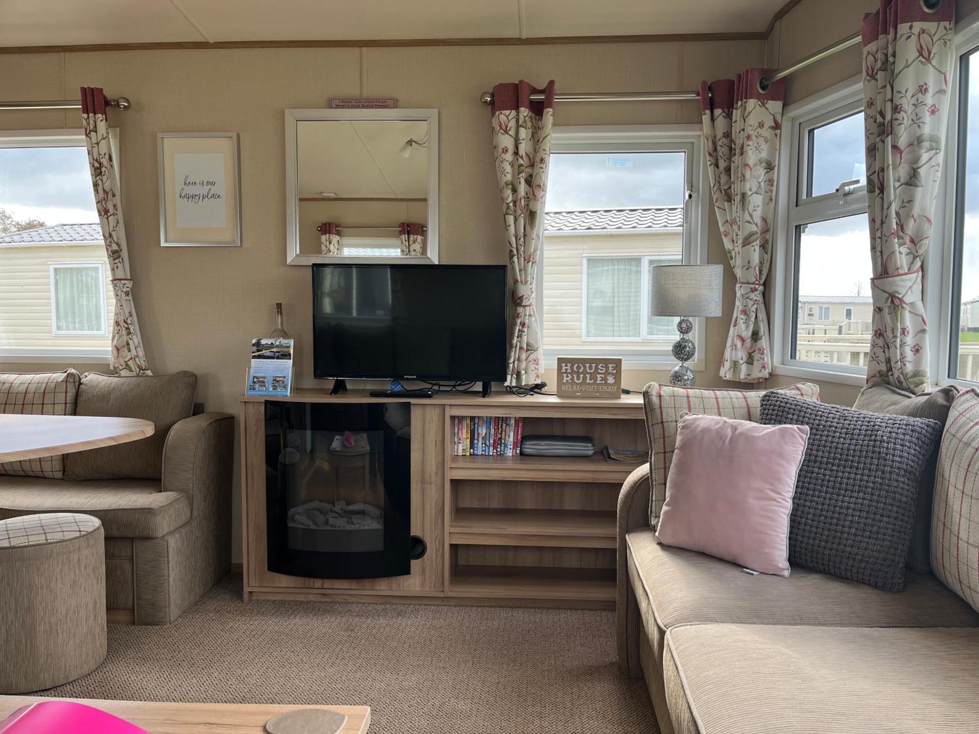 Tattershall Lakes Kingfisher Caravan 8 Berth With Hot Tub & Wifi Exteriér fotografie