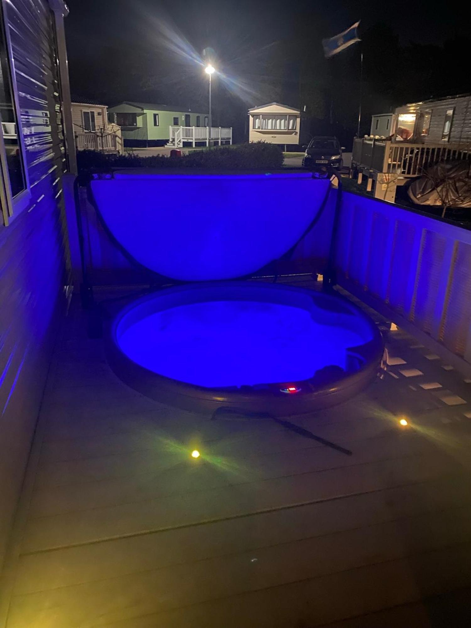 Tattershall Lakes Kingfisher Caravan 8 Berth With Hot Tub & Wifi Exteriér fotografie