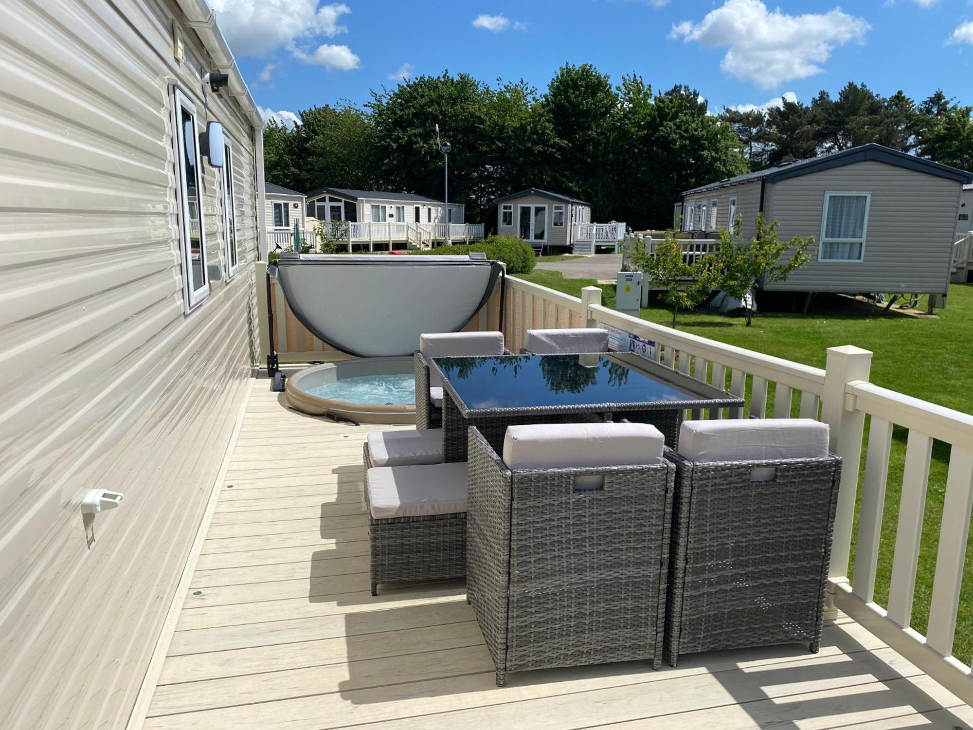 Tattershall Lakes Kingfisher Caravan 8 Berth With Hot Tub & Wifi Exteriér fotografie